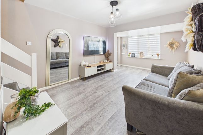 11, Windermere Avenue, Dronfield photo 2