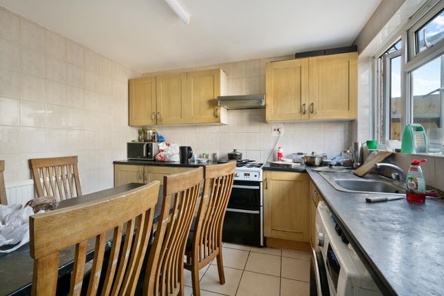59, Cundy Road, London photo 2