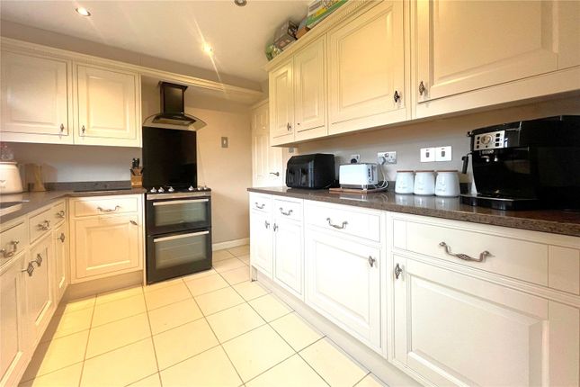 28, Courtenay Road, Surrey photo 4