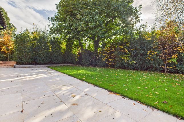 Tillingbourne Reach,, Blacksmith Lane, Surrey photo 3