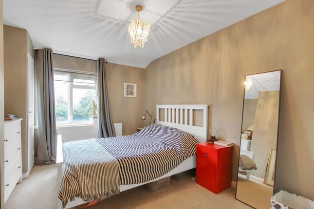 17 Enfield Close, Uxbridge photo 4