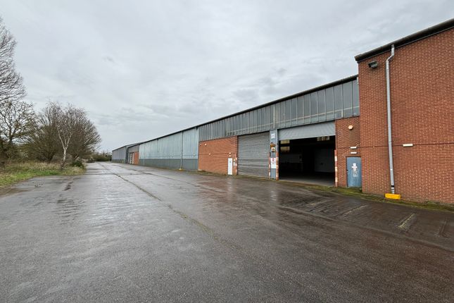 Warehouse to let in Childerditch Lane, Brentwood