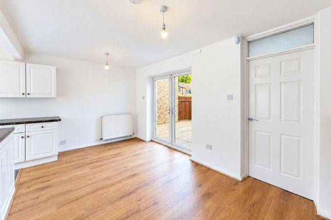 4, Oxclose, Peterborough photo 3