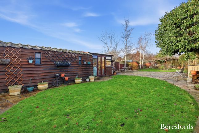 20, Dorkins Way, Upminster photo 2