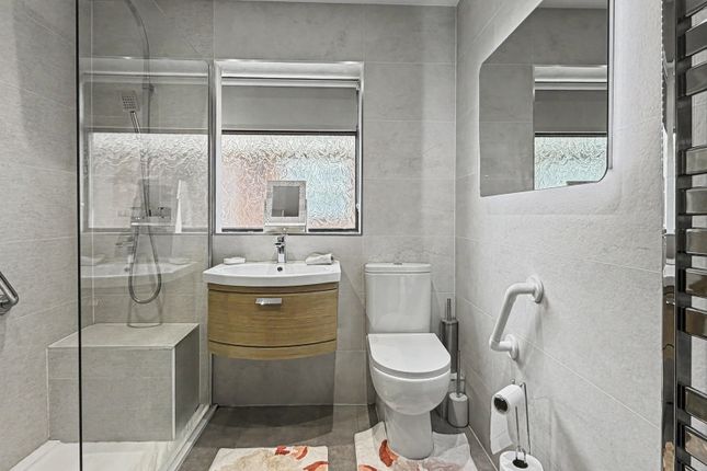 3, Clincton Close, Widnes photo 3
