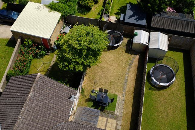 9, White Hart Drive, Adeyfield, Hemel Hempstead photo 4