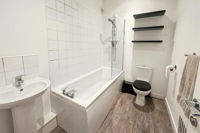 Flat 3, 91-95, High Street, Herne Bay photo 5