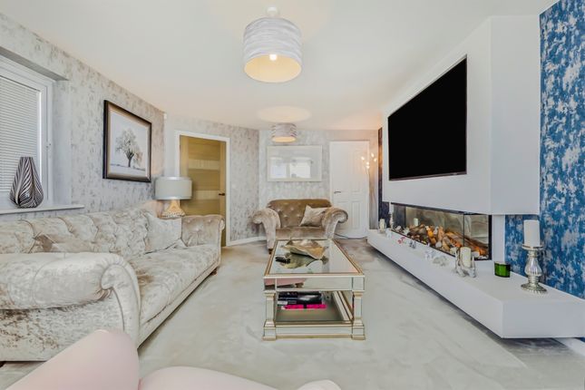 100, Crompton Way, Ogmore-By-Sea photo 4