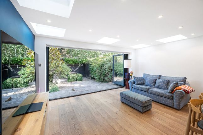 32, Heythorp Street, London photo 4