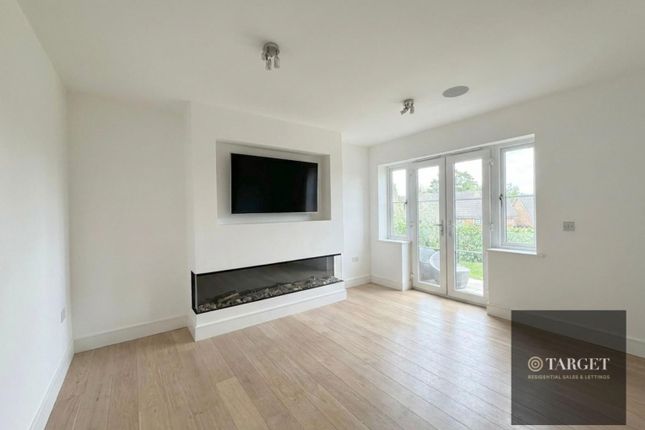 Flat 14, 8, The Ridgeway, Enfield photo 4