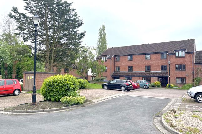 Thumbnail Flat for sale in William Tarver Close, Warwick