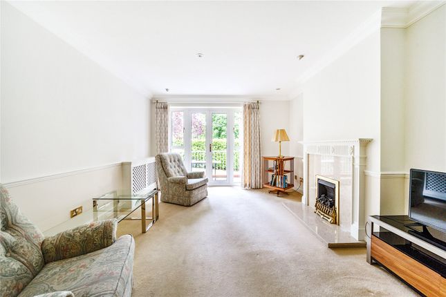 15, Carrington Place, Esher photo 4