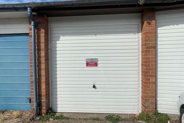 5, Westfield Close, Polegate photo 2