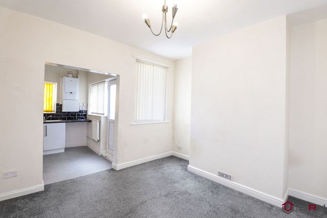 7 Carlton Avenue, Rotherham photo 2