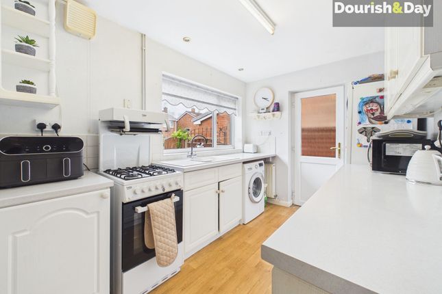 5 Felden Close, Stafford photo 2