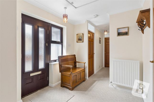 28, Taffrail Gardens, Chelmsford photo 4