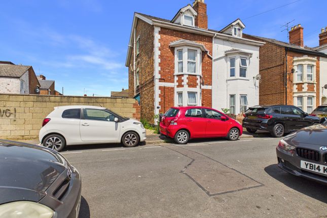 (Upper) Maisonette, Room 2 1 Archibald Street, Gloucester photo 4