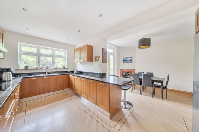 34, Grimsdyke Road, Pinner photo 4