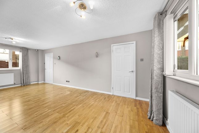 32 Hebden Walk, Leeds photo 5
