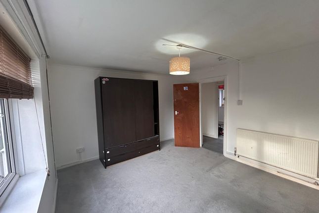 82, Birmingham photo 5