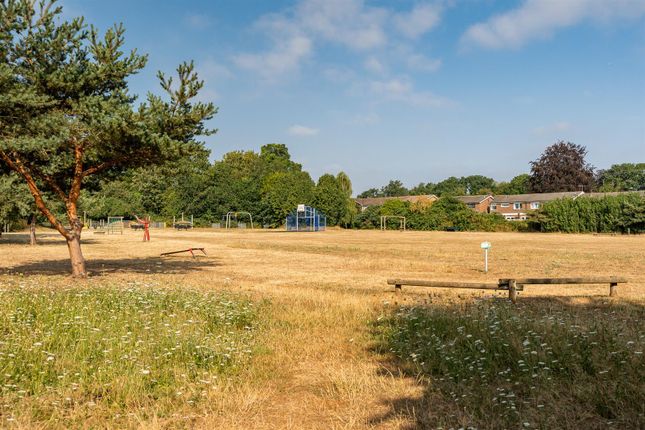 89, Buckwells Field, Hertford photo 2