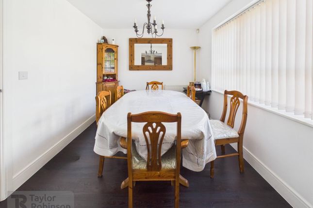 9, Wychwood Road, Crawley photo 4