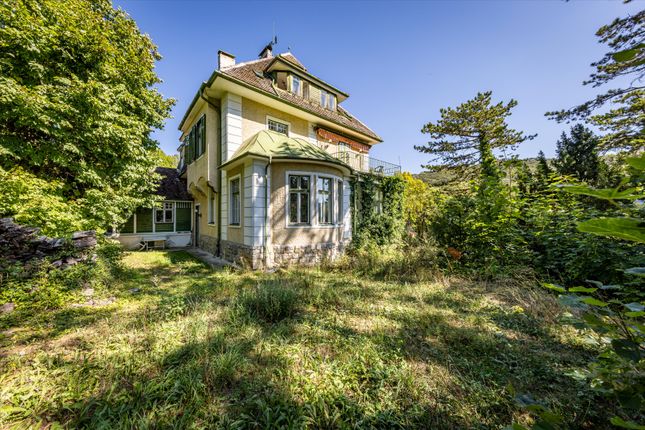 Villa for sale in Hinterbrühl, Vienna, Austria