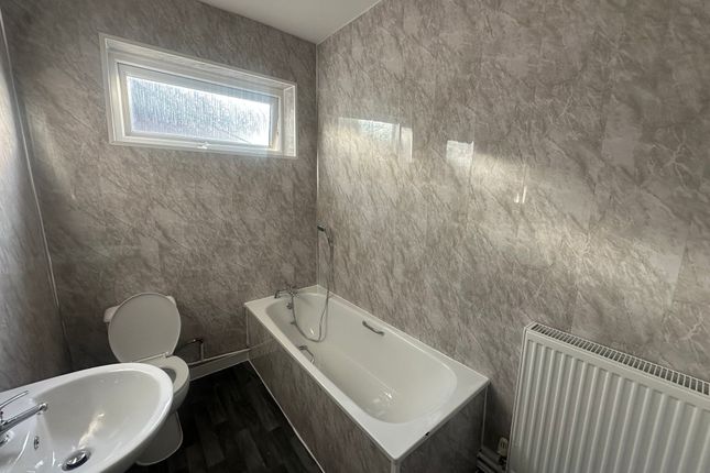 Flat 7, Aran Court, Abergele photo 3