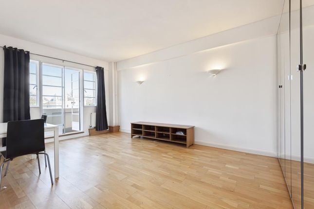 Reception Room/Bedroom