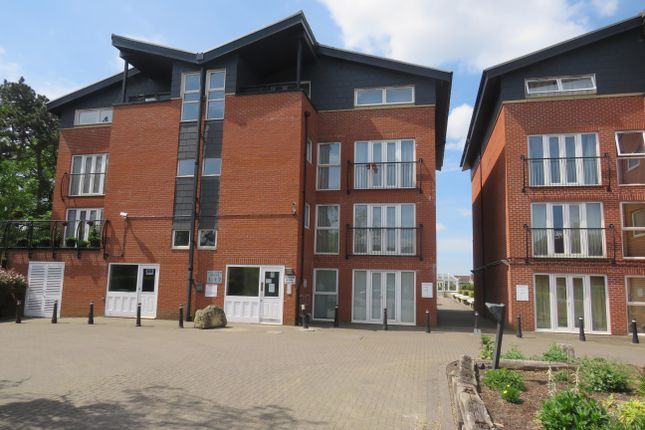 Thumbnail Flat to rent in Lodge Road, Kingswood, Bristol