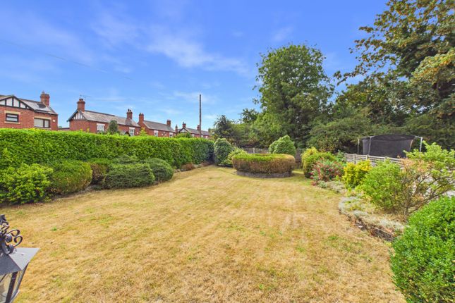1, Oaksfield, Leeds photo 3