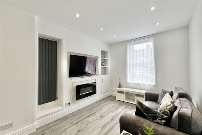 4, Heys Street, Thornton photo 3
