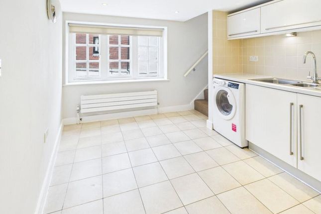 Flat 4,, Fernbrook The Square, Pangbourne photo 3