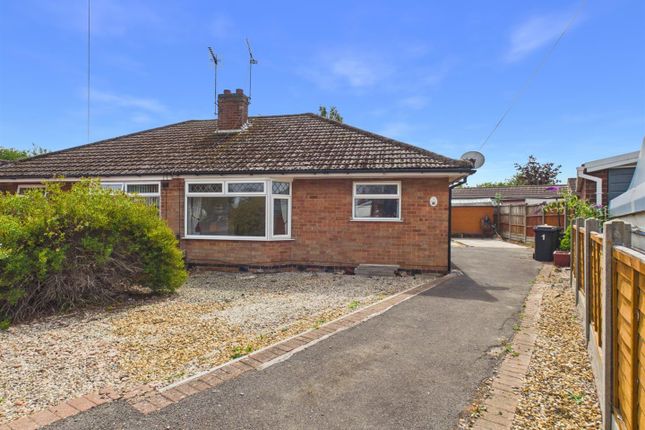 2 bed property for rent in Findon Close, Bulkington, Bedworth CV12