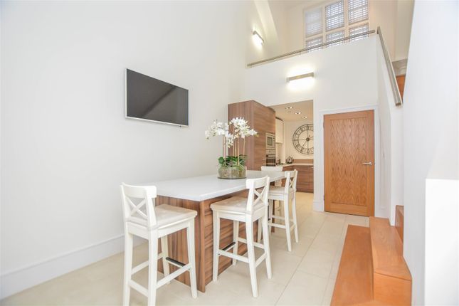 Flat 11A, The Clock Tower, The Galleries, Brentwood photo 4