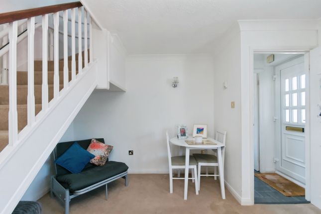 47, Snowdon Close, Eastbourne photo 4