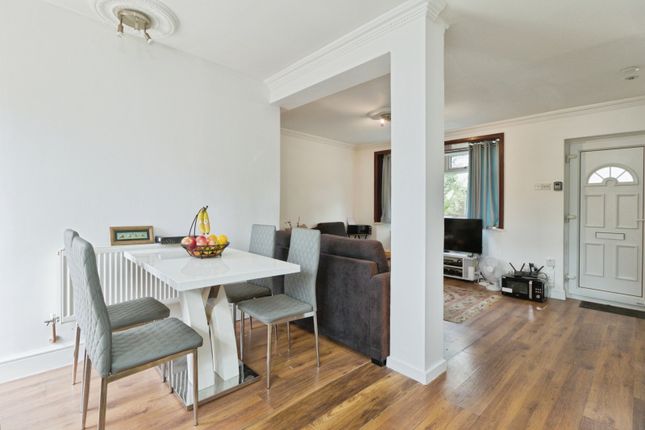 26, Bastion Road, London photo 2