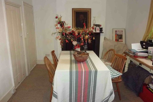St James' Cottage 18, High Street, Bushey photo 5