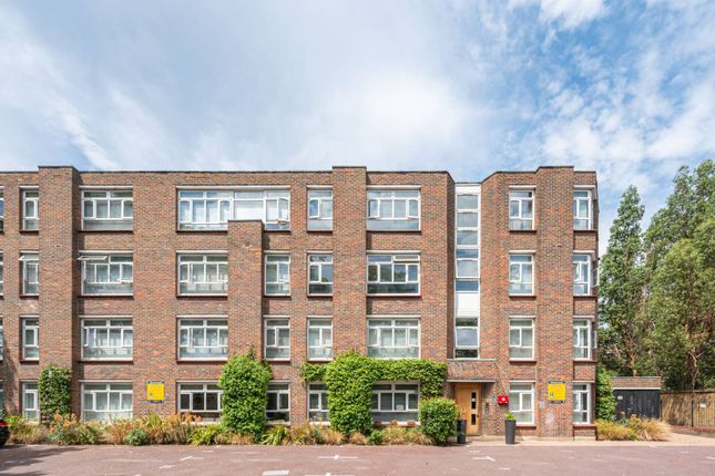 Studio flat on Montpelier Row, Blackheath, £295,000
