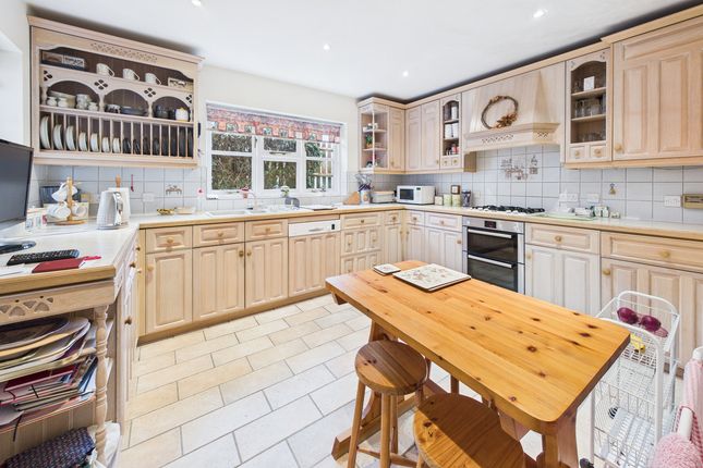 2, Bayley Mead, St. Johns Road, Hemel Hempstead photo 3