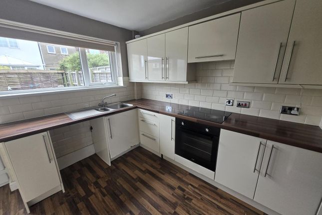 21, Caxton Walk, South Shields photo 3