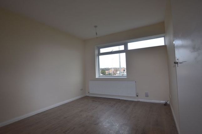 110, Oxclose Lane, Nottingham photo 3