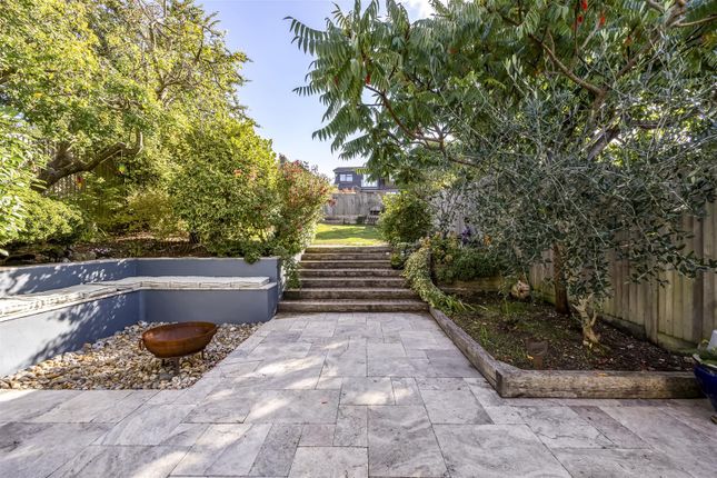 34, Westfield Crescent, Brighton photo 4