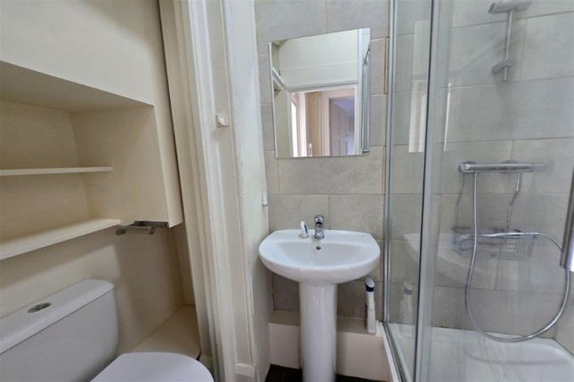 Flat 4 Frith Hill House, Upper Manor Road, Godalming photo 3