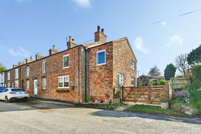 2-bed house on Willow Cottage, Main Street, Thwing, Driffield, £250,000