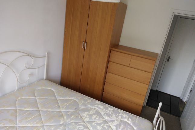 166, Coventry photo 4