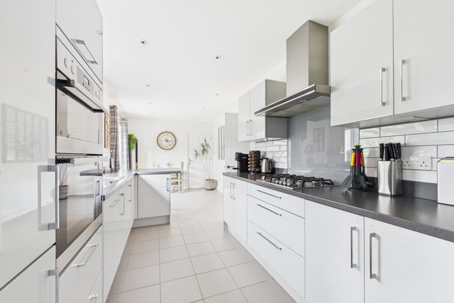 5 Blackthorn Rise, Thame photo 4