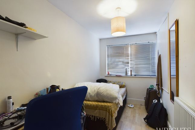 End terrace house for sale in Travellers Lane, Hatfield