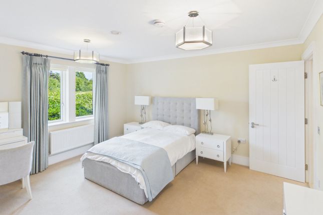 1 Wilkens Place,, Chalfont Dene, Gerrards Cross photo 4