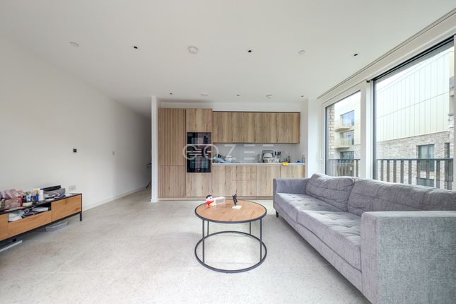38, Georgette Apartments, 91 Sidney Street, London photo 3